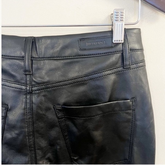 BLANKNYC Black Faux Leather Straight Leg Pants in Need You Tonight Size 27 - Picture 8 of 9